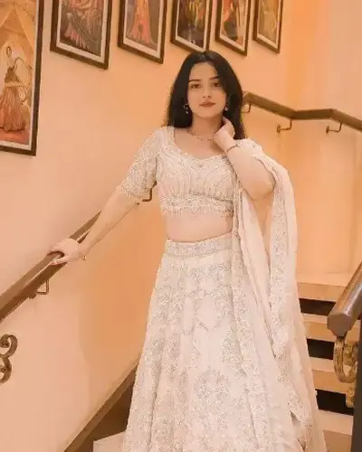Escort Shrigonda